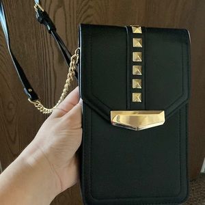 Black and Gold Crossover Purse